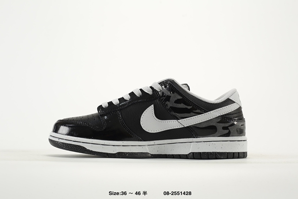 ナイキ靴側面デザイン